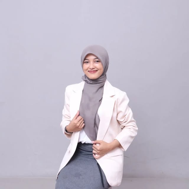 Ms. Ayy